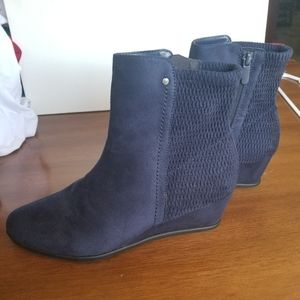 Like New Ankle Booties Navy Suede